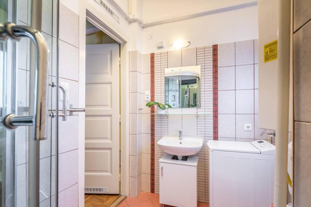 Vamhaz Boulevard Apartments Budapest Ngoại thất bức ảnh