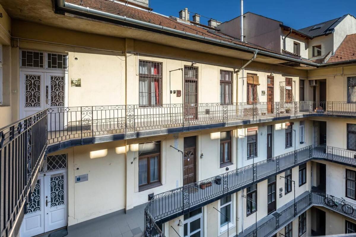 Vamhaz Boulevard Apartments Budapest Ngoại thất bức ảnh